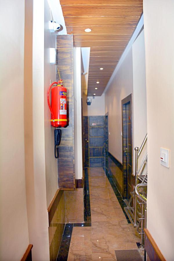 Hotel Nest N Rest - Mumbai  Buitenkant foto