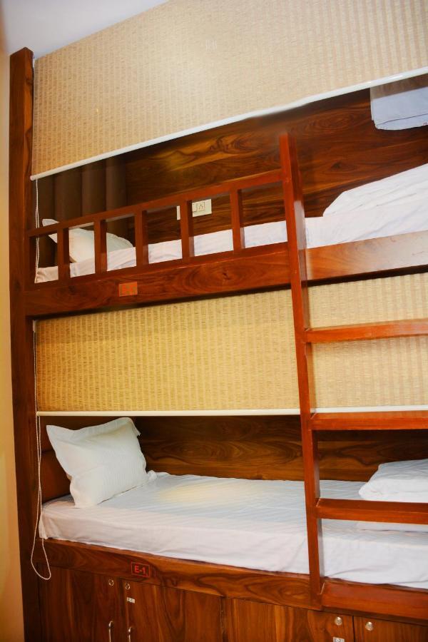 Hotel Nest N Rest - Mumbai  Buitenkant foto