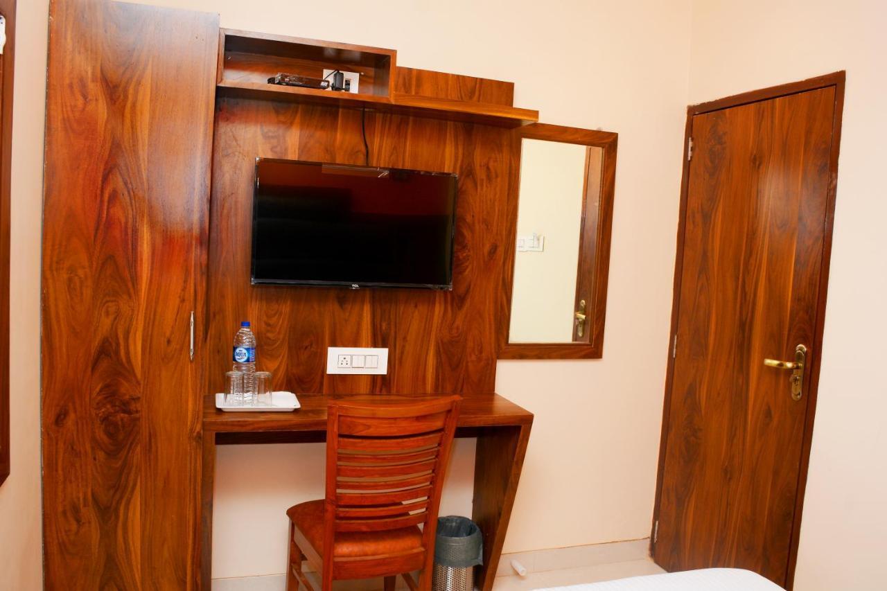 Hotel Nest N Rest - Mumbai  Buitenkant foto