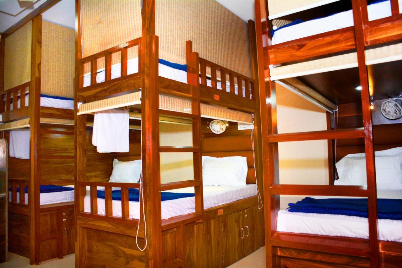 Hotel Nest N Rest - Mumbai  Buitenkant foto