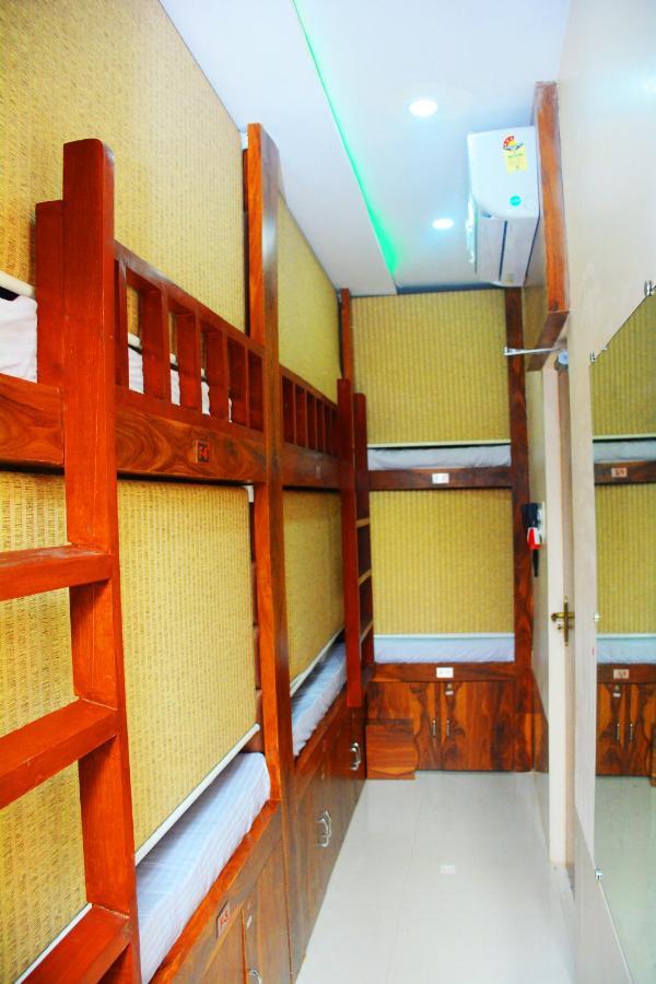 Hotel Nest N Rest - Mumbai  Buitenkant foto