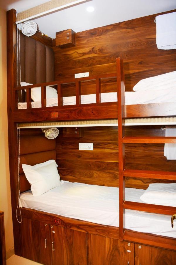 Hotel Nest N Rest - Mumbai  Buitenkant foto