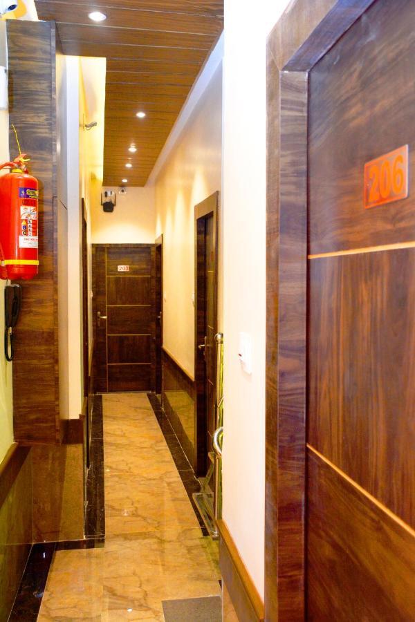 Hotel Nest N Rest - Mumbai  Buitenkant foto